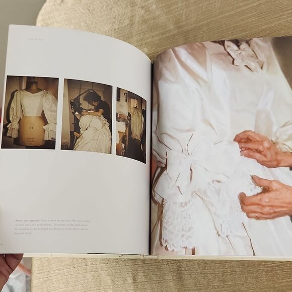 A Dress for Diana by Emanuel 1st Edition 2006 Hardback Book - Picture 8 of 11